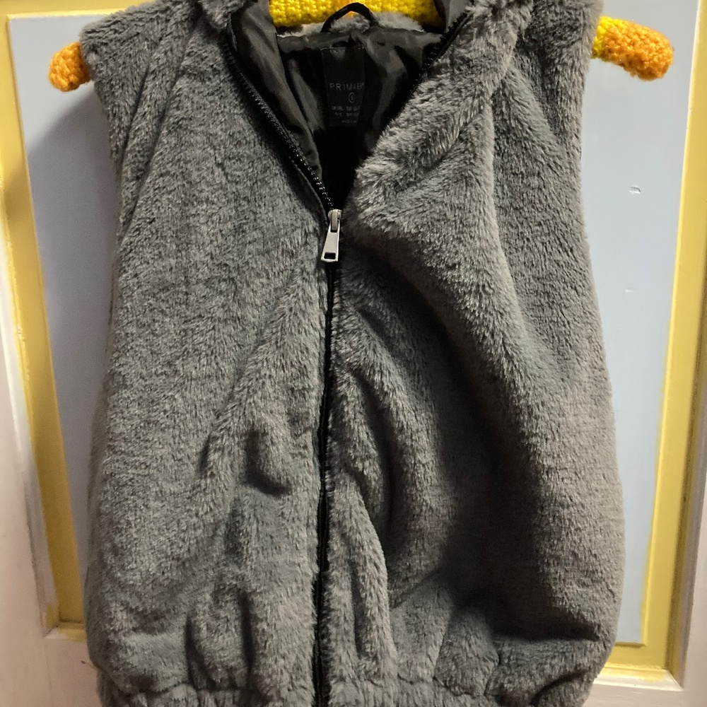 Primark grey hooded vest (size small) and coordinating dusty pink infinity scarf